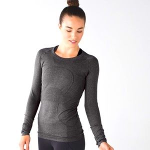 Lululemon Swiftly Tech long sleeve in grey, sz 6